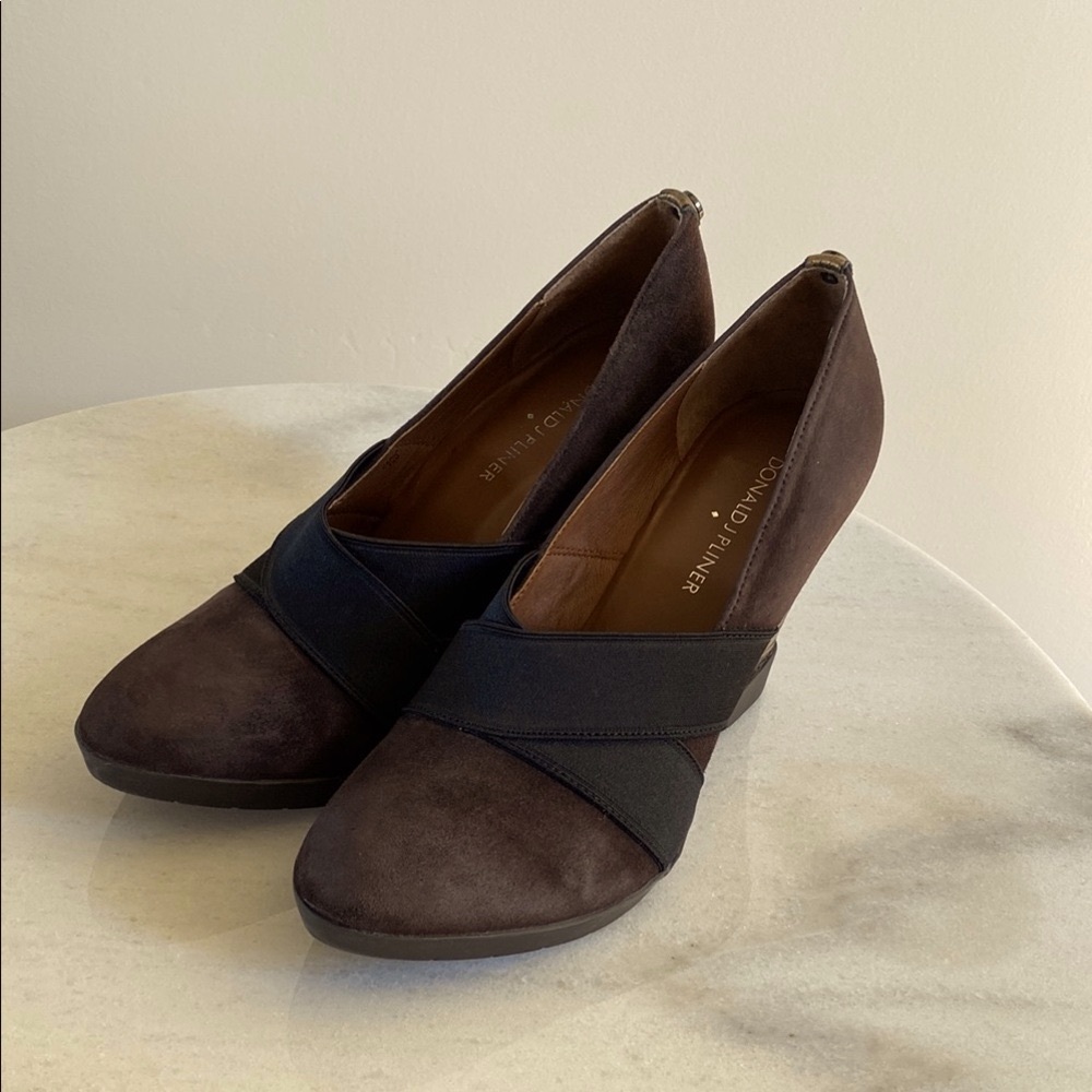 Donald J. Pliner Black and Brown Wedges with Classic Design
